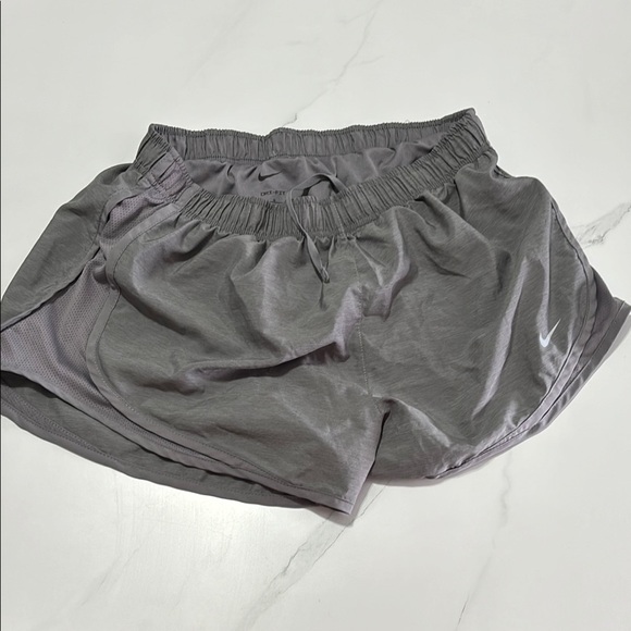 Nike Women's Gray Shorts - Picture 1 of 3